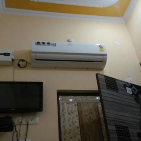 Hotel Ganga Vilas Colonelganj Dış mekan fotoğraf