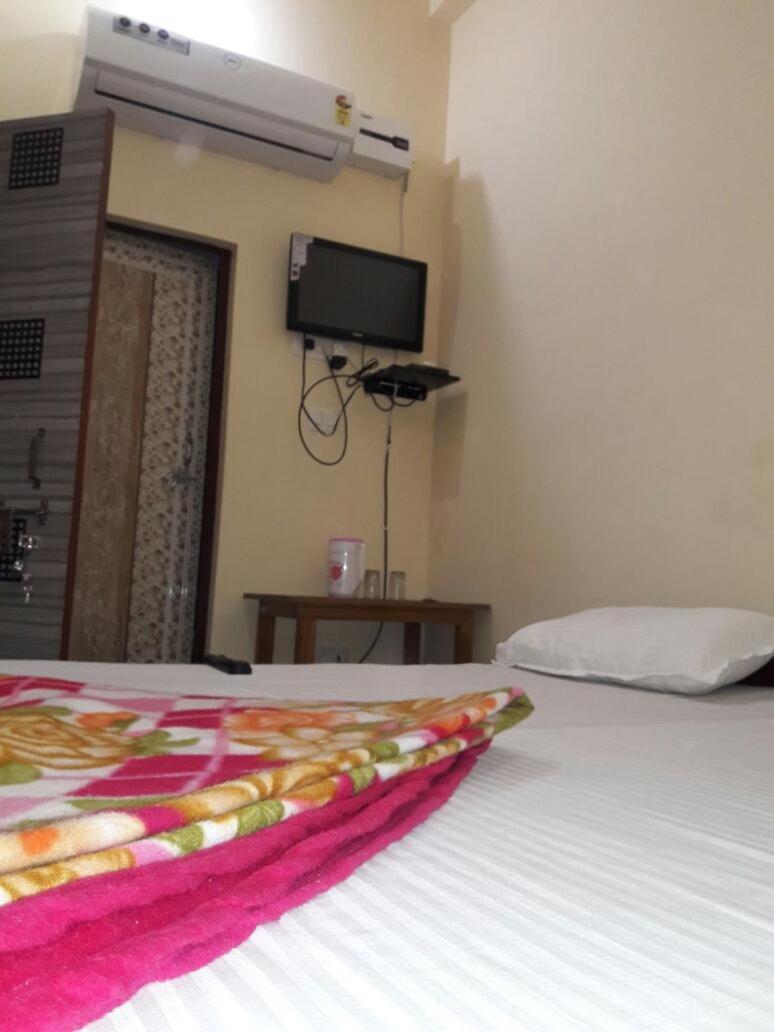 Hotel Ganga Vilas Colonelganj Dış mekan fotoğraf