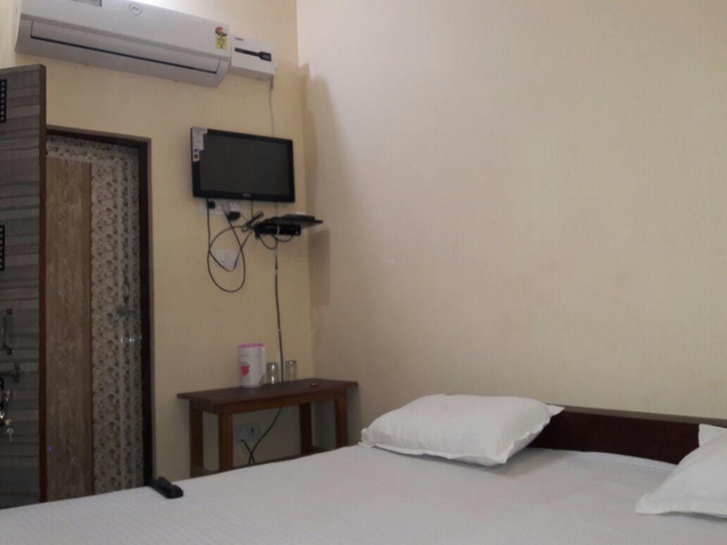 Hotel Ganga Vilas Colonelganj Dış mekan fotoğraf